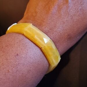 221.50 ctw Burmese Honey Jadeite Jade Stretch Bracelet